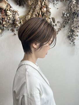 白髪ぼかしショートで‐5歳！明るく柔らかい艶髪に