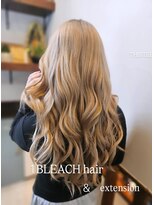 サーティーン(THIRTEEN)&nbsp;卒業したら初めてのヘアカラー♪ブロンドロングヘアー(^ー^)