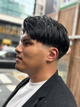メグロバーバーショップロッポンギ 目黒六(MEGURO BARBER SHOP 6PPONGI) テーパーフェード