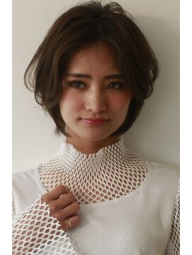 クラン(clan) clan小顔センターパートクラシックひし形ショート