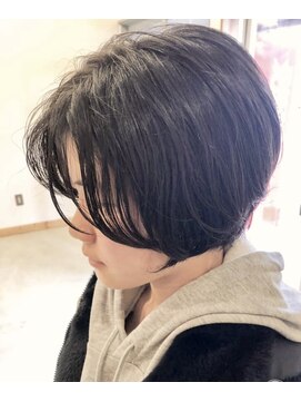 エルモ(ELMO) センター分けのおしゃれボブ