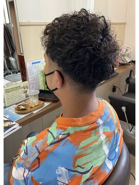 コアフィールフィス(COIFFURE fils) 【見附　今町】ツイストスパイラル　黒髪　刈り上げ　ツーブロ