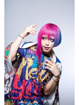 トリットフューアトリット(Hair & Make studio Tritt fur Tritt) 超個性派変形アシメボブ☆派手髪・唯一無二・ツートン