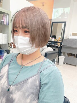 ヒビヲ(HIBIO) ダブルカラーベージュカラーハイトーンカラーケアブリーチボブ