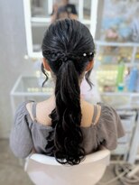 アトリエビューティーアミュ(atelier beauty AmU) お呼ばれ 推し活 ライブ イベント ポニーテール×パールアクセ