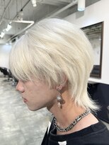 イリ 梅田(ili) ホワイトウルフ