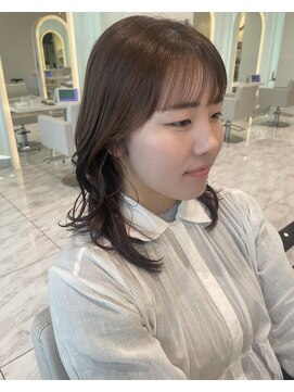 ザザアオヤマ(ZA/ZA AOYAMA) 低めレイヤーカット＋透明感カラー