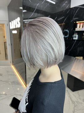 ラピス 渋谷本店(Lapis) ホワイトシルバーカラー/レイヤーボブ/丸みボブ/ハイトーン