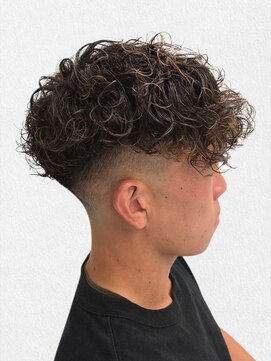 アノ 別府店(Ano.) スペインカールスキンフェードメンズパーマシャドウパーマ別府