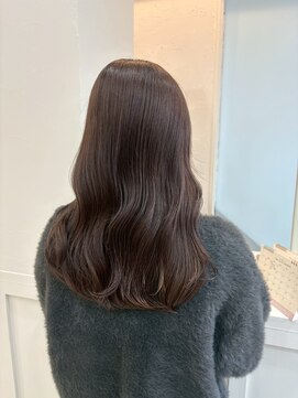 ゆるふわウェーブ巻きロングヘア×透明感ブラウン艶カラー