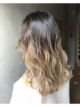 ジーナ(XENA) ホワイトベージュグラデーション