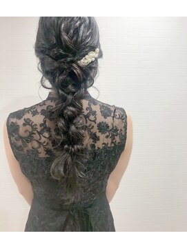 グランルッソ 岡山駅前(GRAN LUSSO) ロングヘアさんの編みおろし☆結婚式におすすめ☆