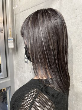 カリーナコークス 原宿 渋谷(Carina COKETH) 細めハイライトダブルカラー/インナーカラー/イヤリングカラー