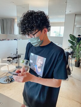 サーリー(SURLY) くるくるパーマ常田大希スパイラルパーマプードルパーマ