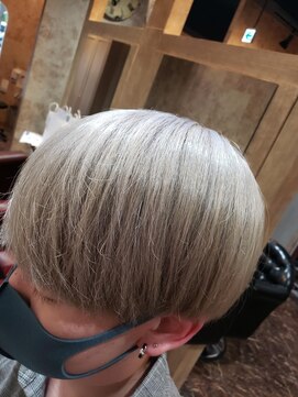 アンフィ 新杉田(Anphi) Gojo white.