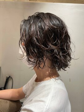 ラミ(L'ami) 大人の色気◎束感スパイラルパーマ/カーリーボブ