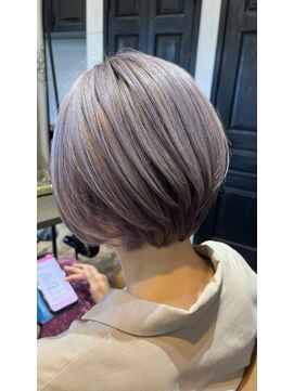 ヘアーデザイニングアリュール(Hair Desining ALLUЯE) ホワイトカラー
