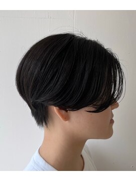 ドアー ヘア ラテ(Door hair.latte) ブラックボーイッシュカットマッシュシースルー前髪