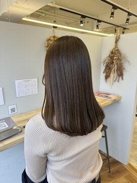 リジー(Litzy) アッシュブラウンカラー【三國麗奈】