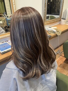 ティコラ ヘアファクトリー(teaco.la hair factory) ハイライトミディ