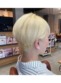 ショート／ブロンド／耳掛け／短めバング[東大島　東大島駅]