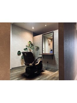 個室のプライベート空間で、リラックスしながら施術が受けられる♪周りを気にせずに自分だけの時間を。