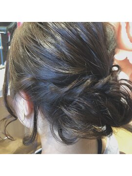 ヘアーアンドメイク ピース(HAIR&MAKE peace) ボブでも簡単アップ