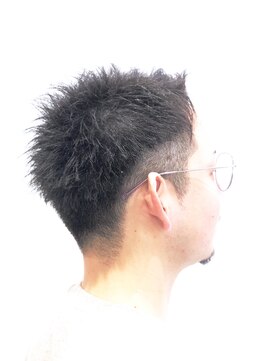 バーバーアンドビューティー マル(Barber and Beauty MARU) MARU 2ブロックベリーショート