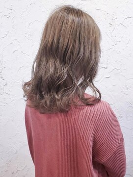 フロール(Flor) 【flor 戸塚】*くびれセミディ+ミルクティーベージュ*