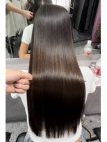 スライバイリアオオサカ(Sly By Ria OSAKA)&nbsp;髪質改善/縮毛矯正/酸熱トリートメント【梅田】【大阪】