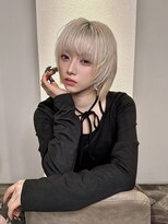 ロンドプロフィール 浦和(Lond profil) イメチェン ボブ 外ハネボブ 美髪 ホワイトブロンド 韓国