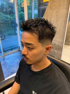 ビンゴ(BINGO) 2245黒髪ビジネスサイドパート刈り上げスキンフェードバーバー