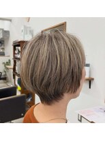 ティーシースペース 元住吉店(T.C.SPACE)&nbsp;ナチュラルショート × 白髪ぼかしカラー