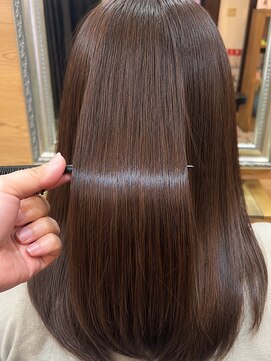 ヘアーアンドスパ ローラ(LoLa) メテオカラー+ボブレイヤー+フェイスレイヤー