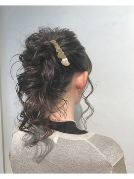 ヴァンクシー バイ ルナ(VANKCY by Luna) 【neolive plus】高め位置が可愛い!ラフ ポニーテールアレンジ