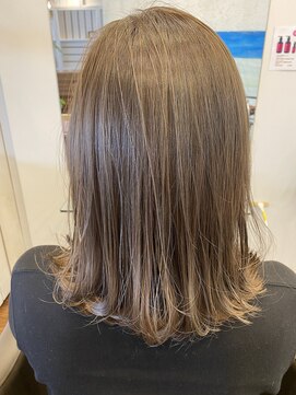 オルガ ヘアアンドメイク(Oluga hair&make) 外ハネハイライトベージュ