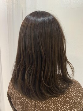 エスカーラ 表参道(THE ESCALA) ラベンダーベージュでモテヘアカラー【タビラマユミ】