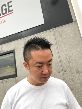 ヘアーアンドネイル ガレージ(GARAGE) 変形モヒカンスタイル