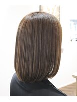 ウィスカーヘアー(whisker hair)&nbsp;ロングボブカーキベージュ