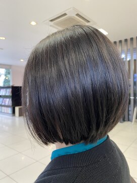 ベランダ ヘア 大人ショートボブ