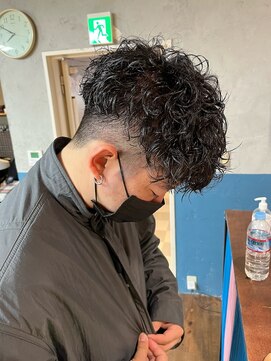 ビューティアンドトリップ クイーンズグッドプラン(Beauty&Trip QUEENS Good Plan) 前下がりスパイラルパーマ