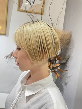 ウタシロイロ(uta shiroiro) ショートボブ