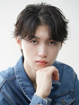 プルーブトウキョウ 渋谷(PROVE TOKYO) フェザーパーマショートセンターパートツーブロ流行