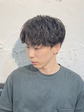 クオンヒール 淀屋橋店(QUON HEAL) スペインカール/スパイキーショート/フェザーパーマ/フェード×