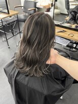 エミタス 柳通り(Emitas.)&nbsp;グレージュ太めコントラストハイライト