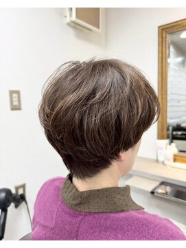 ホワイトストーン WHITE STONE 丸みショートボブ×艶ブラウン