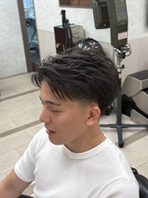 オアゾバーバー(OAZO BARBER)&nbsp;ショートセンターパート/テーパーフェード/メンズカット/六本木
