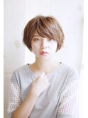 丸味のあるショートボブスタイル