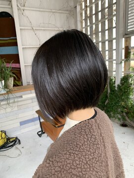 ラコスタ(LaCosTa) 黒髪艶ボブ30代40代大人可愛い前下がり似合わせショートボブ