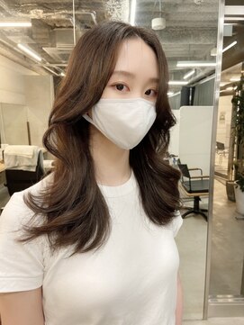 フォンズ(FONS) 小顔に見せるオルチャンヘア 流れる顔まわり シアーブラウン